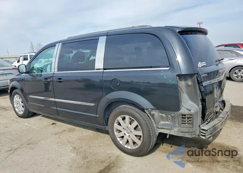 2014 Chrysler Town & Country Touring z USA, uszkodzony, nr VIN 2C4RC1BG9ER112968